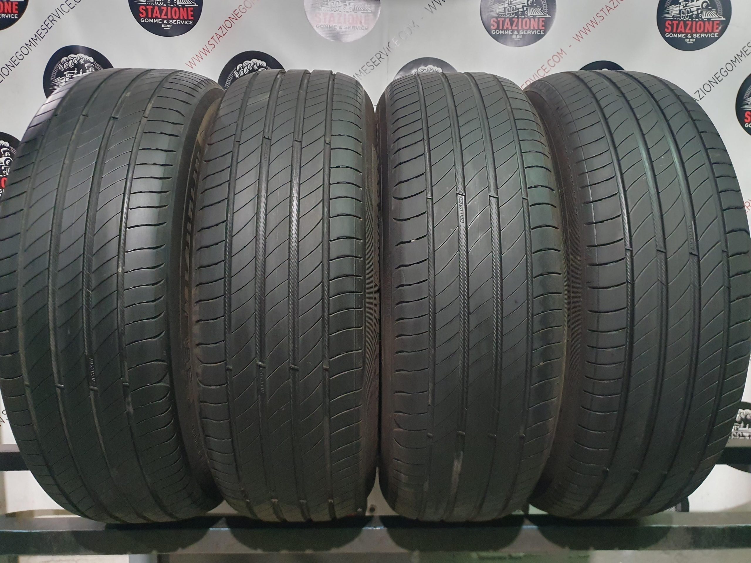 Pneumatico - Gomme estive usate MICHELIN 215/65 R17 Pneumatico - Gomme estive usate MICHELIN 215/65 R17