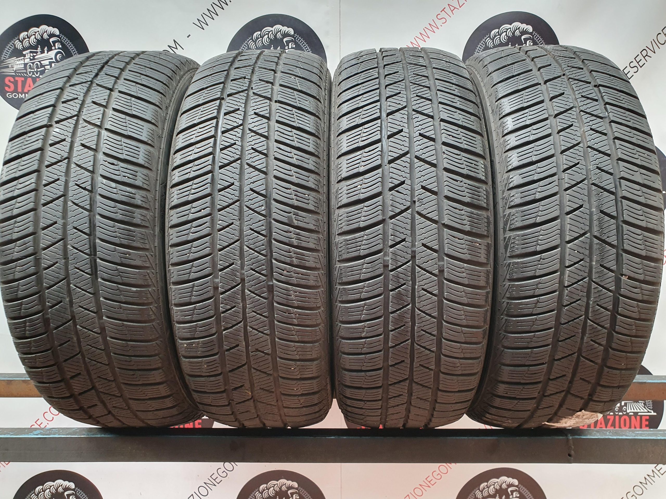 Pneumatico - Gomme invernali usate BARUM 205/55 R16 Pneumatico - Gomme invernali usate BARUM 205/55 R16