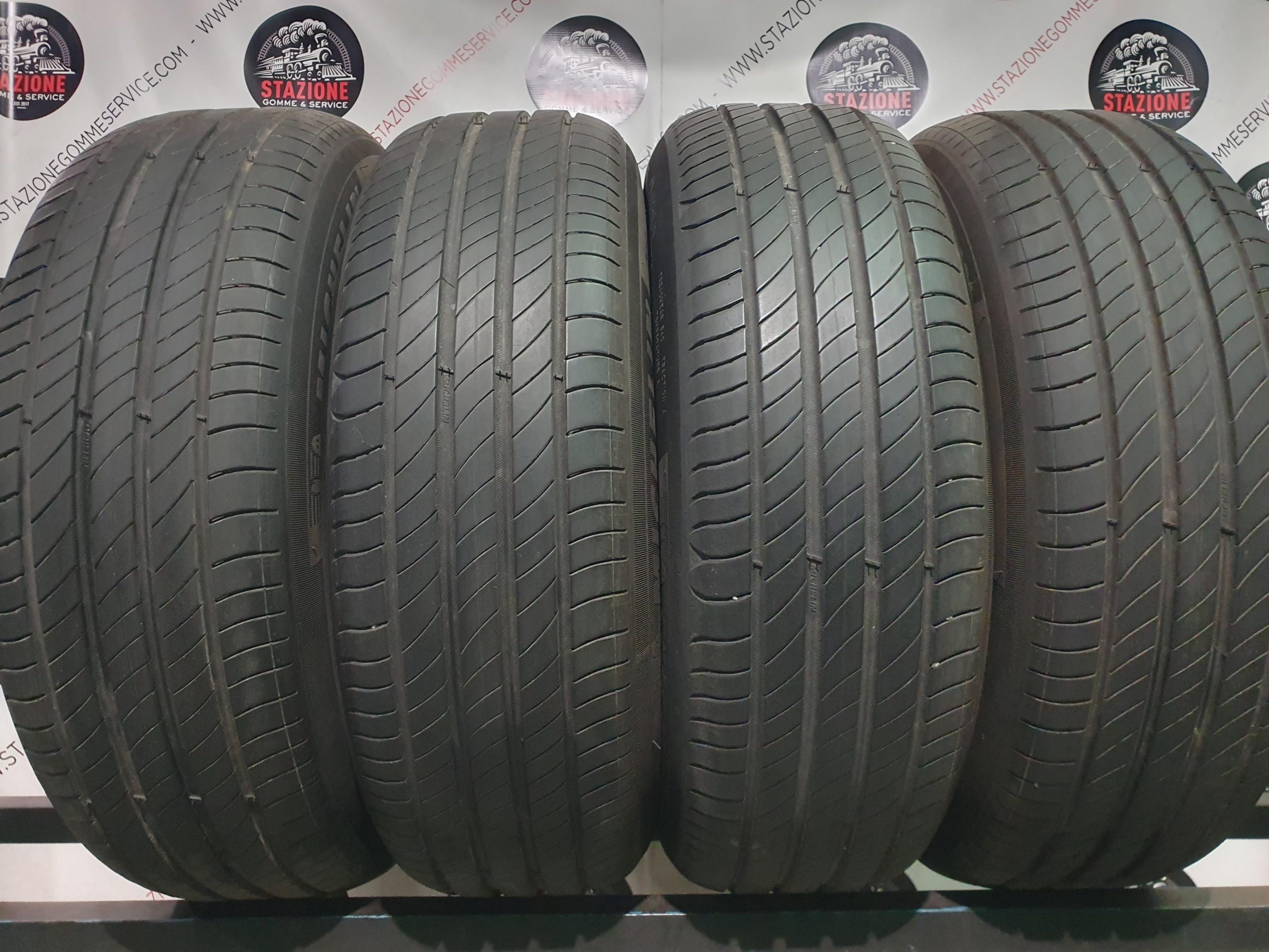Pneumatico - Gomme estive usate MICHELIN 215/65 R17 Pneumatico - Gomme estive usate MICHELIN 215/65 R17