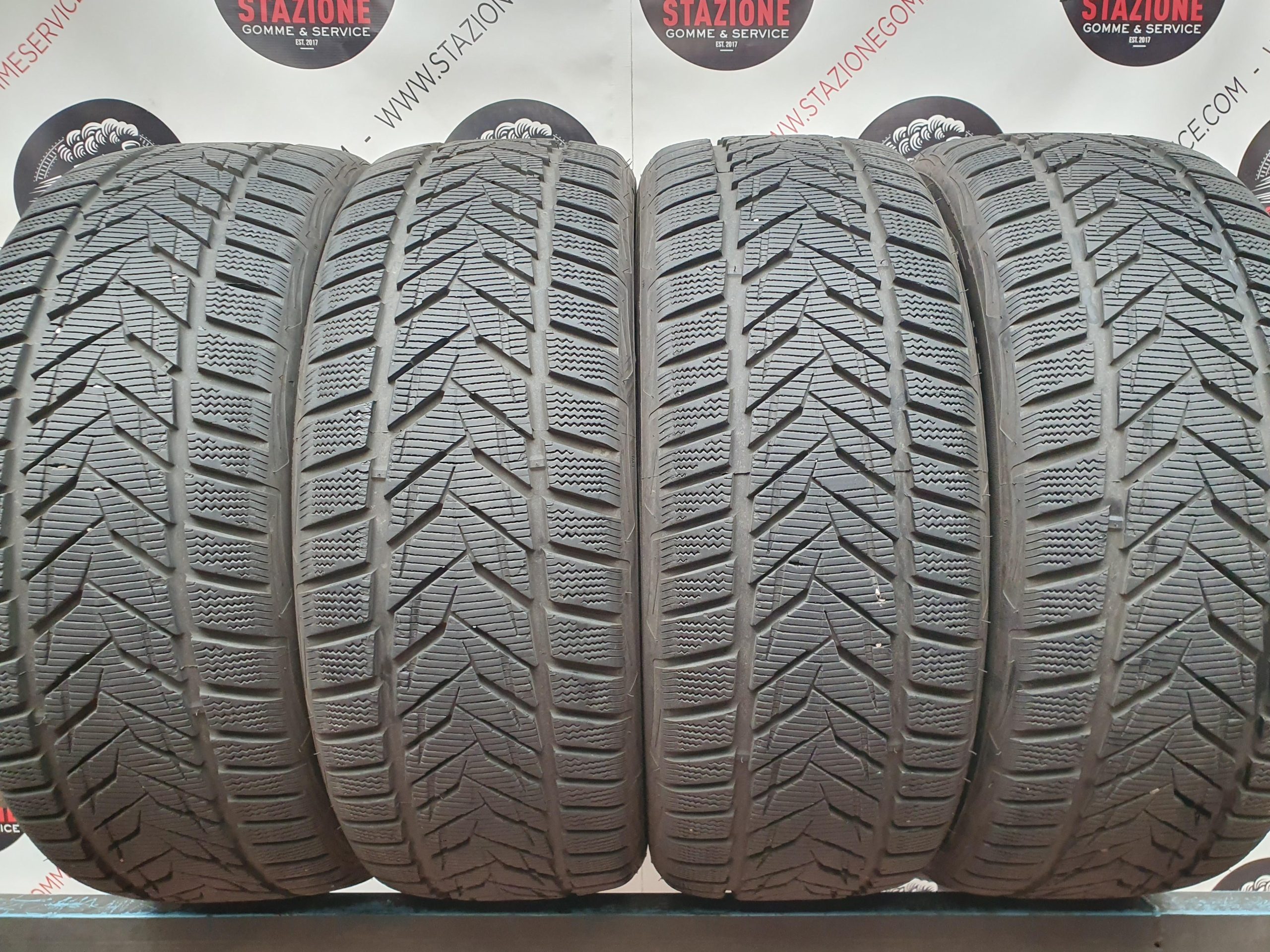 Pneumatico - Gomme invernali usate VREDESTEIN 225/50 R18 Pneumatico - Gomme invernali usate VREDESTEIN 225/50 R18