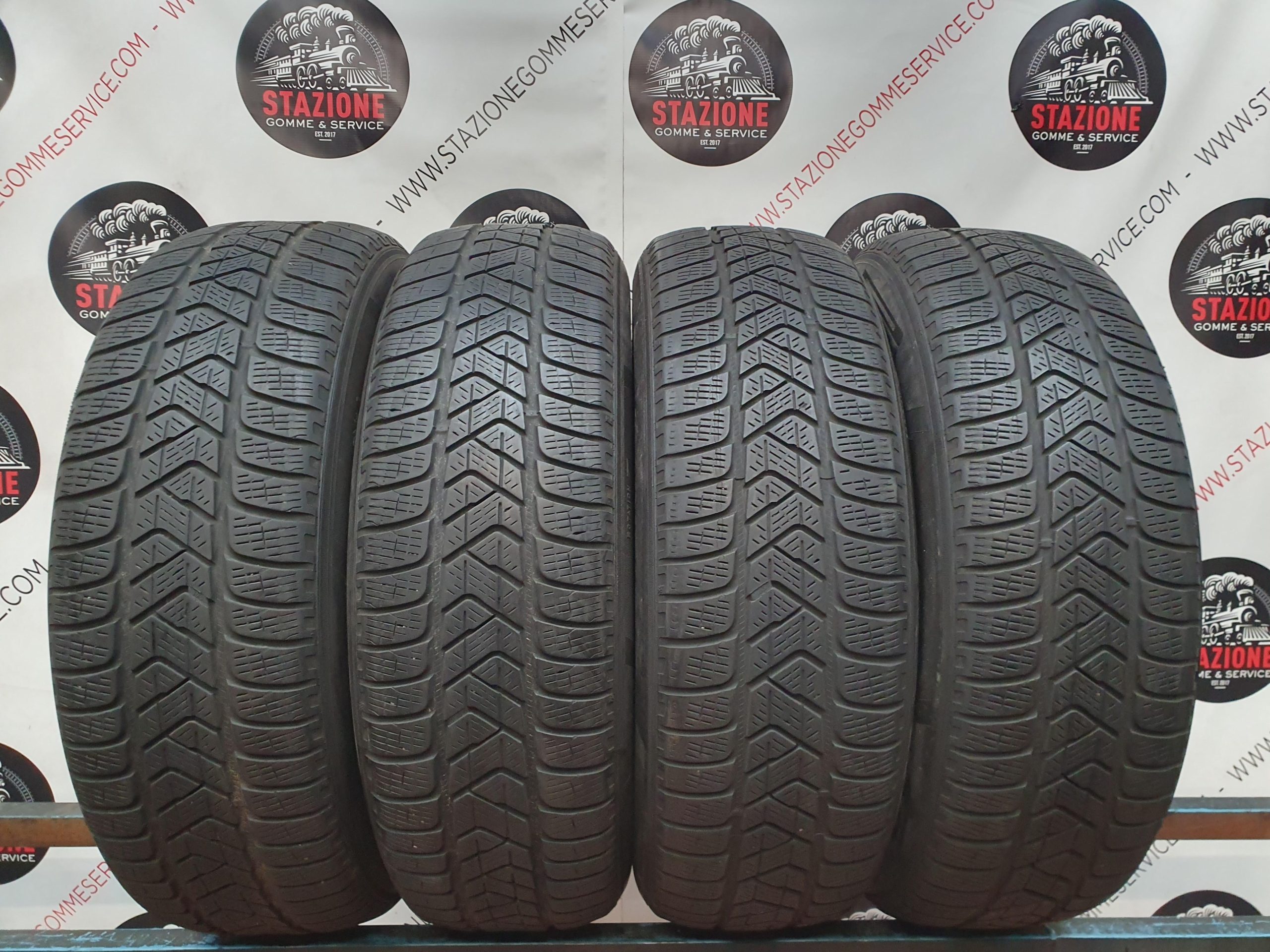 Pneumatico - Gomme invernali usate PIRELLI 215/65 R17 Pneumatico - Gomme invernali usate PIRELLI 215/65 R17