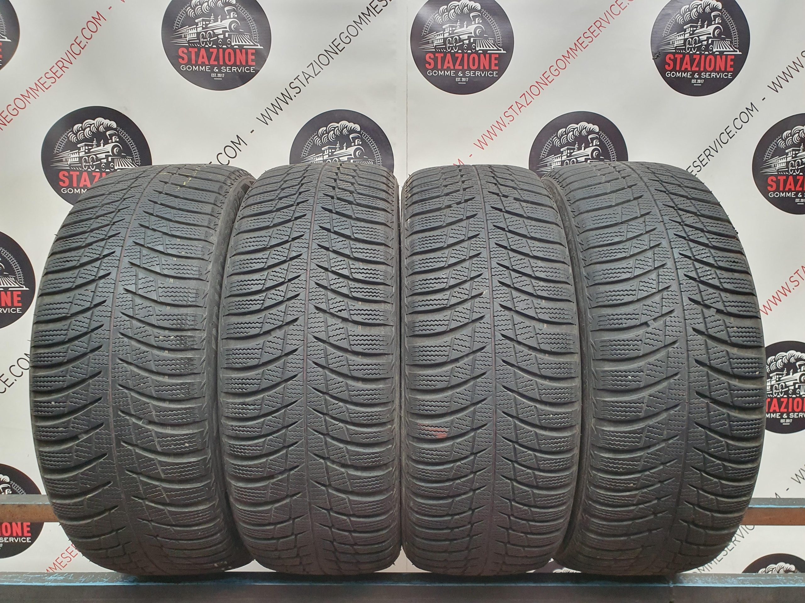 Pneumatico - Gomme invernali usate BRIDGESTONE 215/55 R17 Pneumatico - Gomme invernali usate BRIDGESTONE 215/55 R17