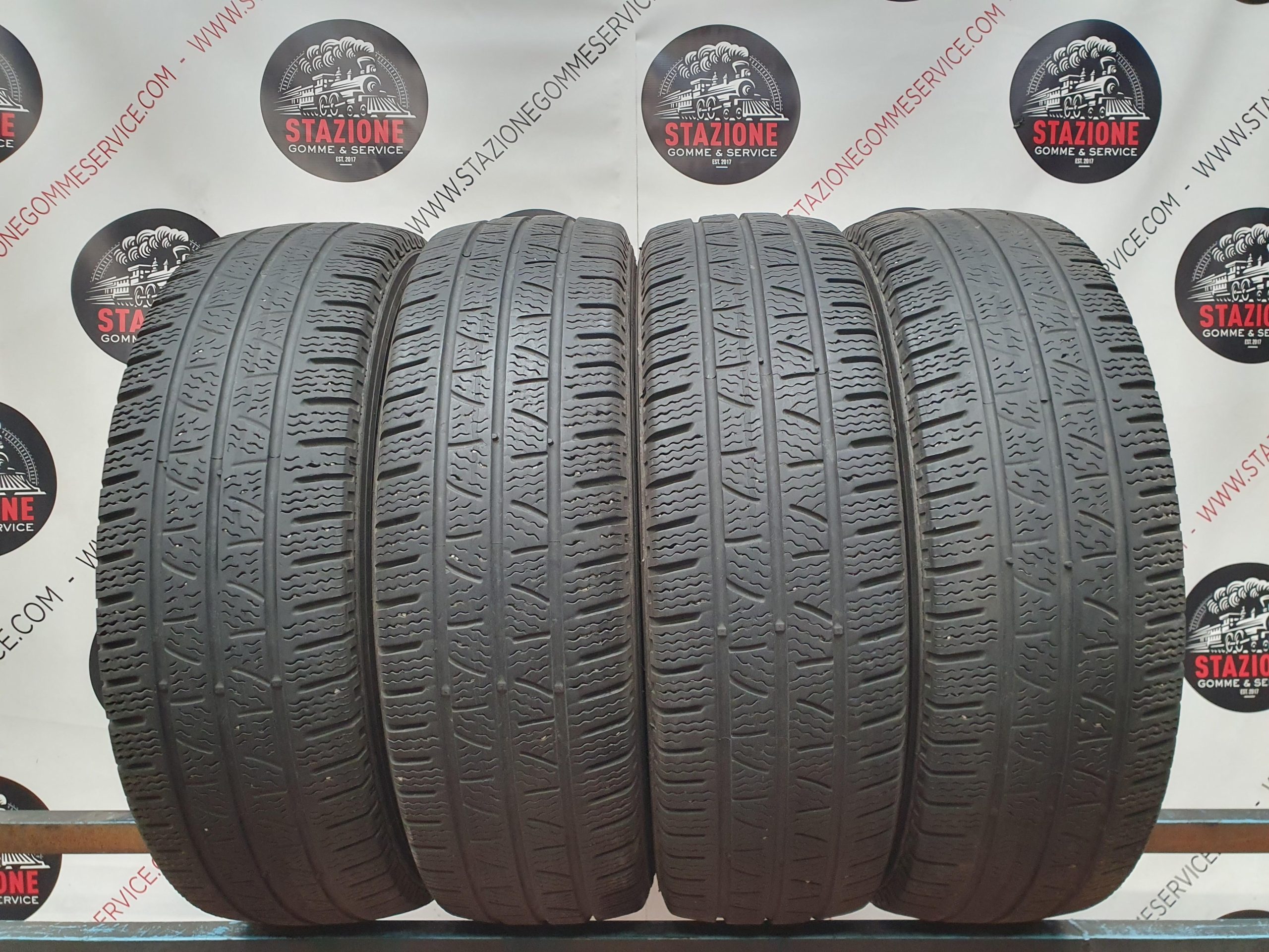 Pneumatico - Gomme invernali usate PIRELLI 215/75 R16C Pneumatico - Gomme invernali usate PIRELLI 215/75 R16C