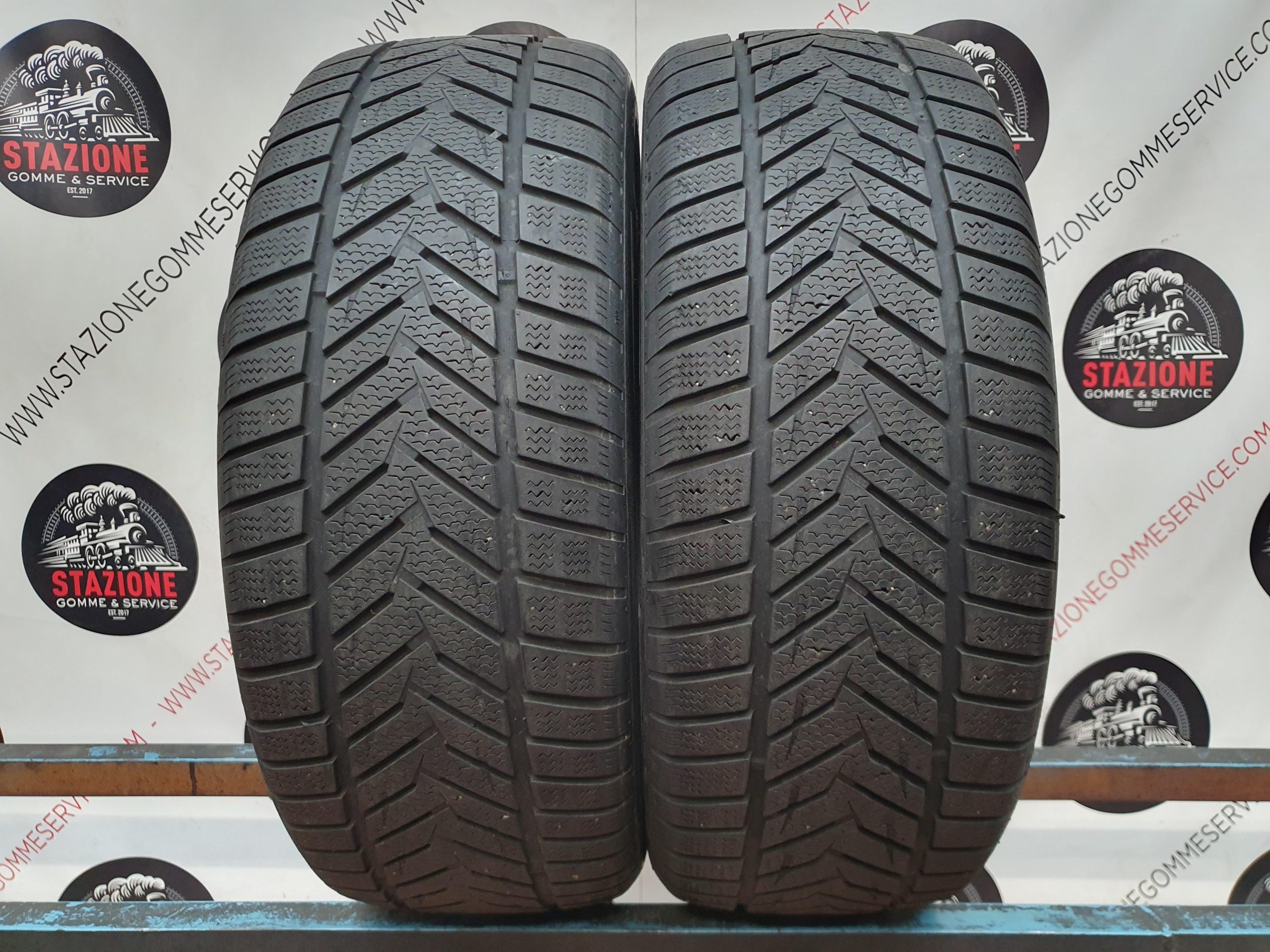 Pneumatico - Gomme invernali usate VREDESTEIN 215/50 R18 Pneumatico - Gomme invernali usate VREDESTEIN 215/50 R18