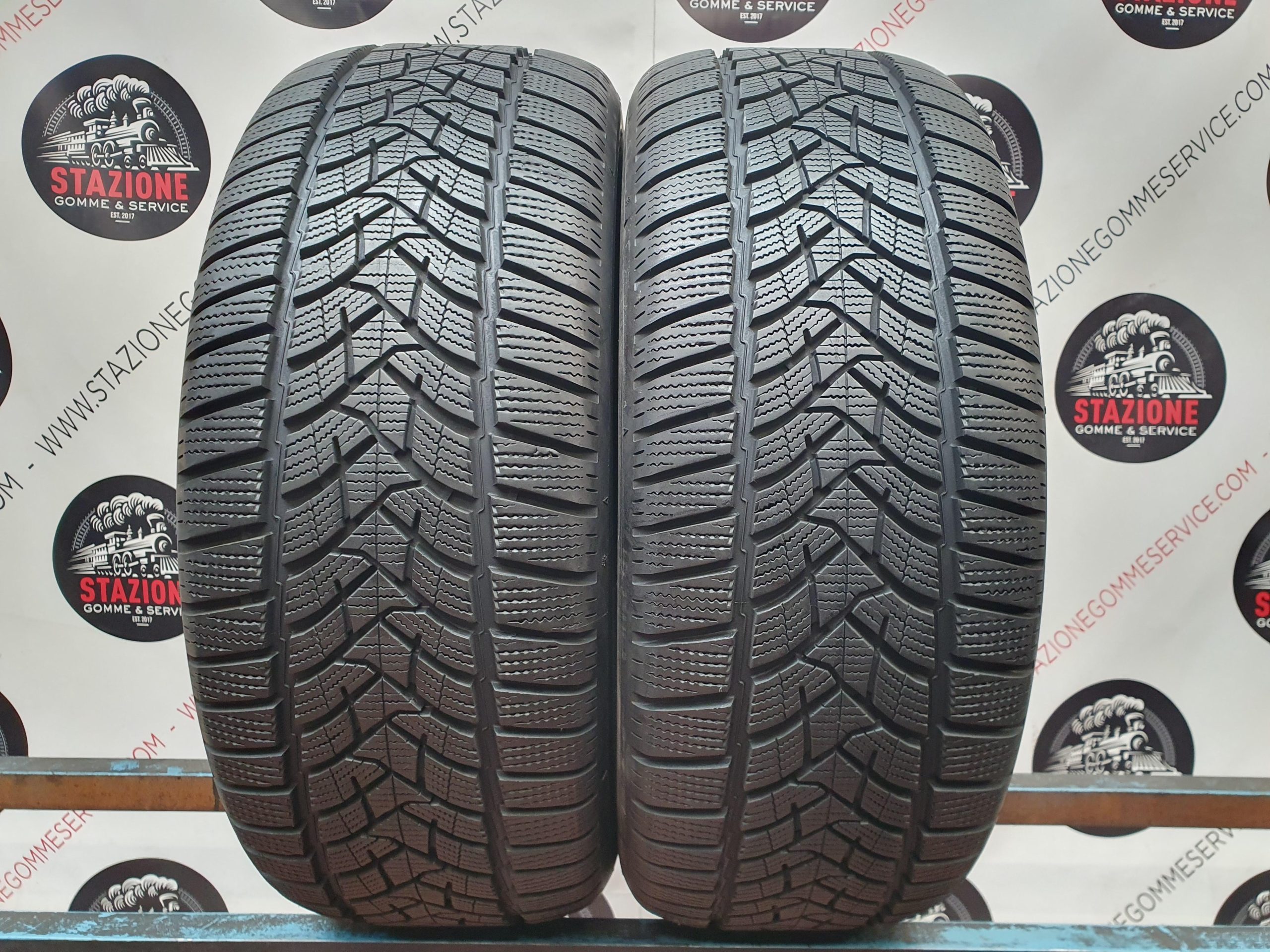 Pneumatico - Gomme invernali usate DUNLOP 235/55 R17 Pneumatico - Gomme invernali usate DUNLOP 235/55 R17