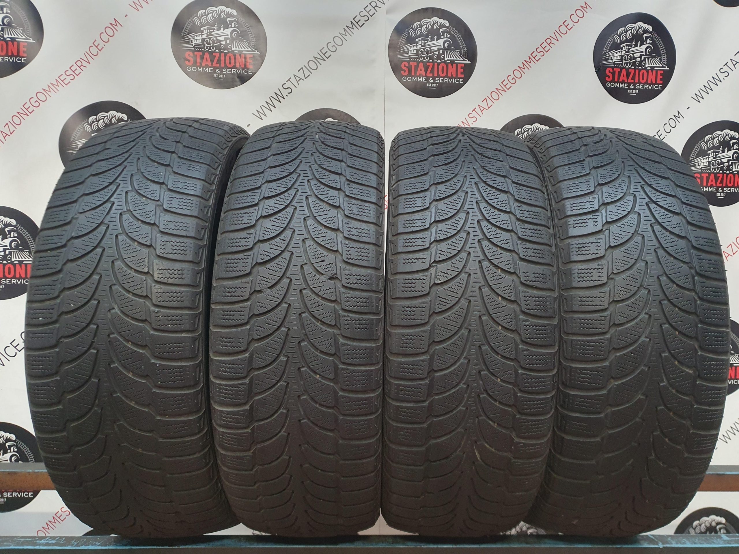 Pneumatico - Gomme invernali usate BRIDGESTONE 215/60 R17 Pneumatico - Gomme invernali usate BRIDGESTONE 215/60 R17