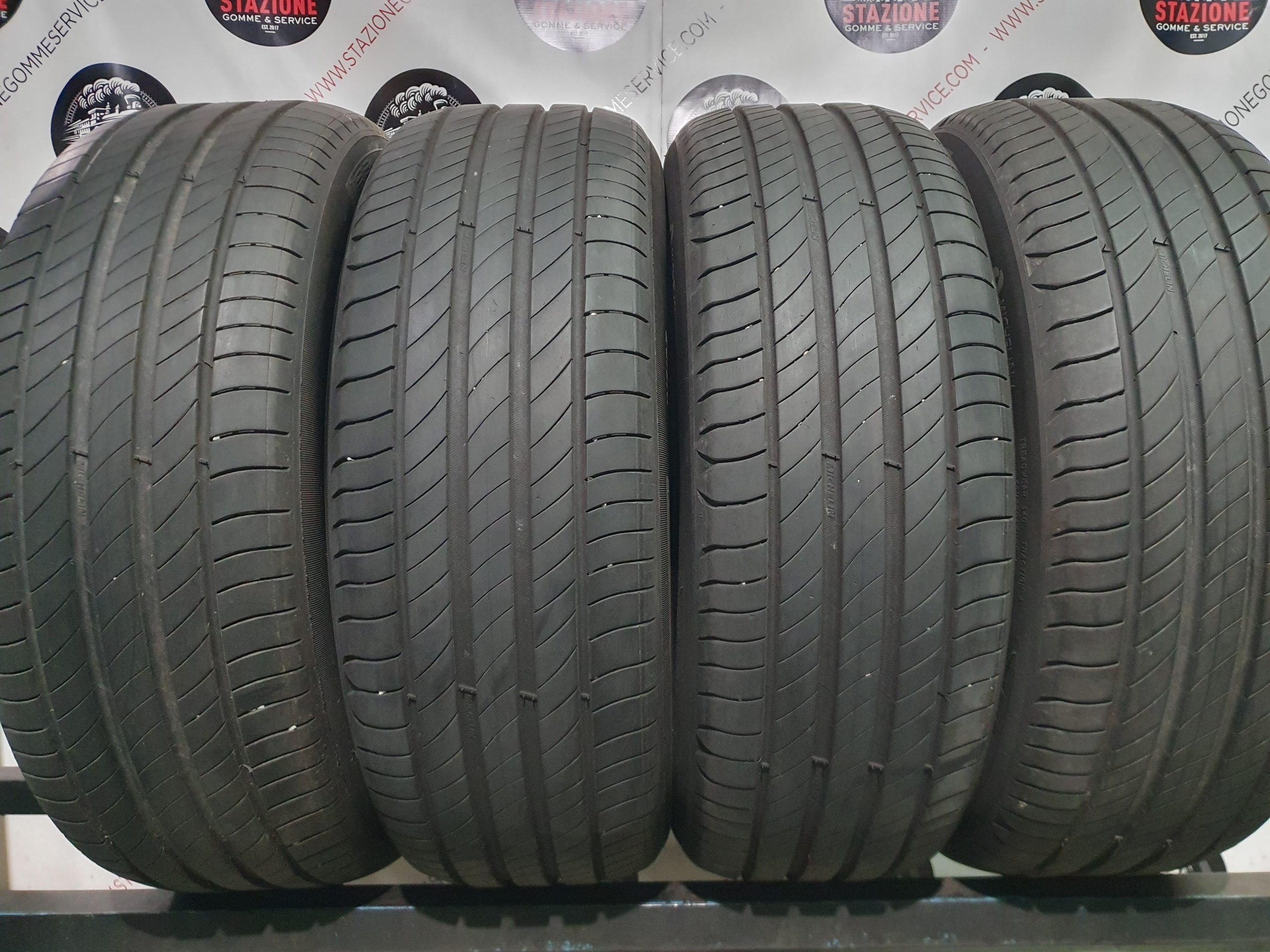 Pneumatico - Gomme estive usate MICHELIN 215/60 R17 Pneumatico - Gomme estive usate MICHELIN 215/60 R17