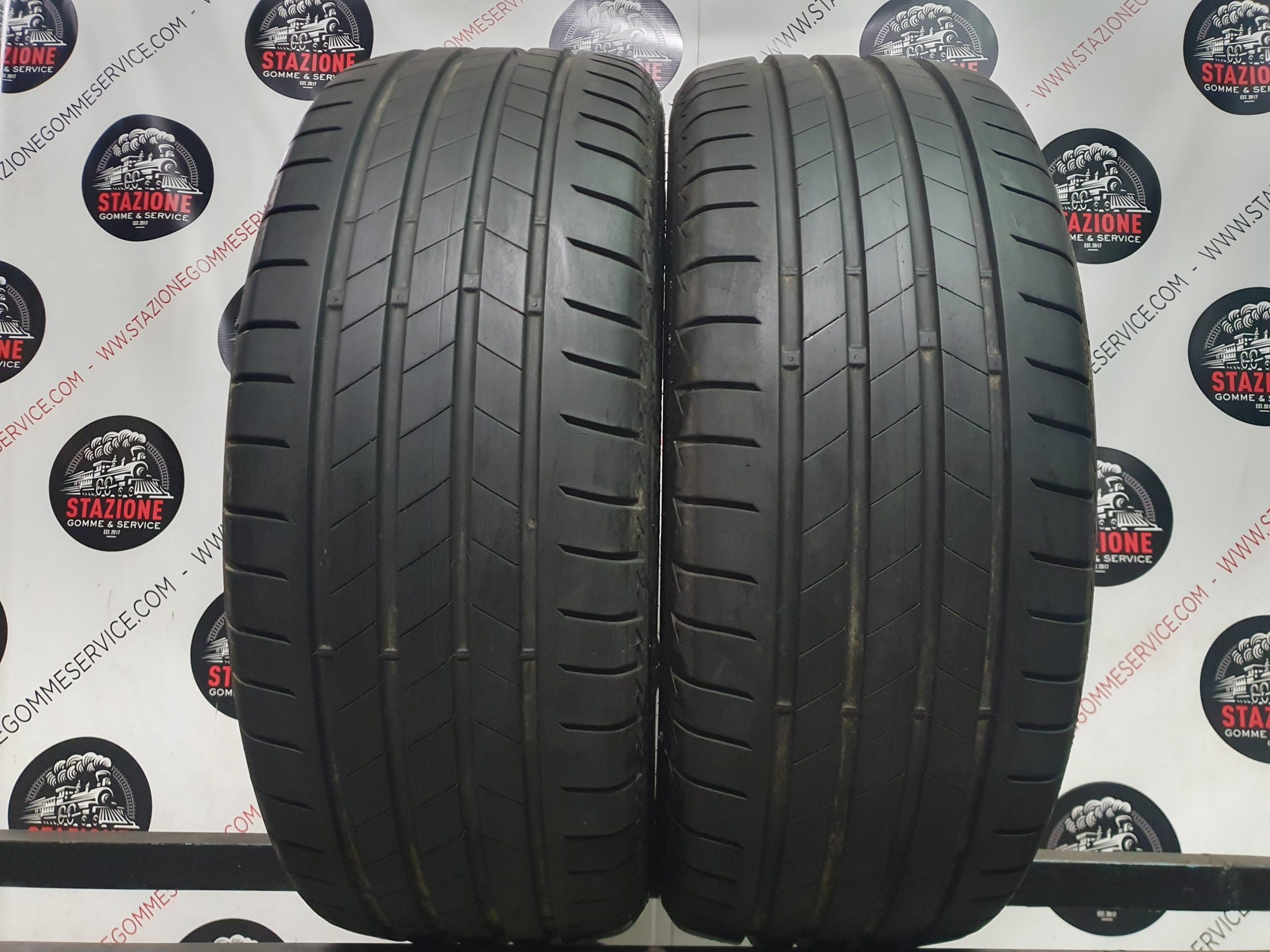 Pneumatico - Gomme estive usate BRIDGESTONE 215/55 R17 Pneumatico - Gomme estive usate BRIDGESTONE 215/55 R17