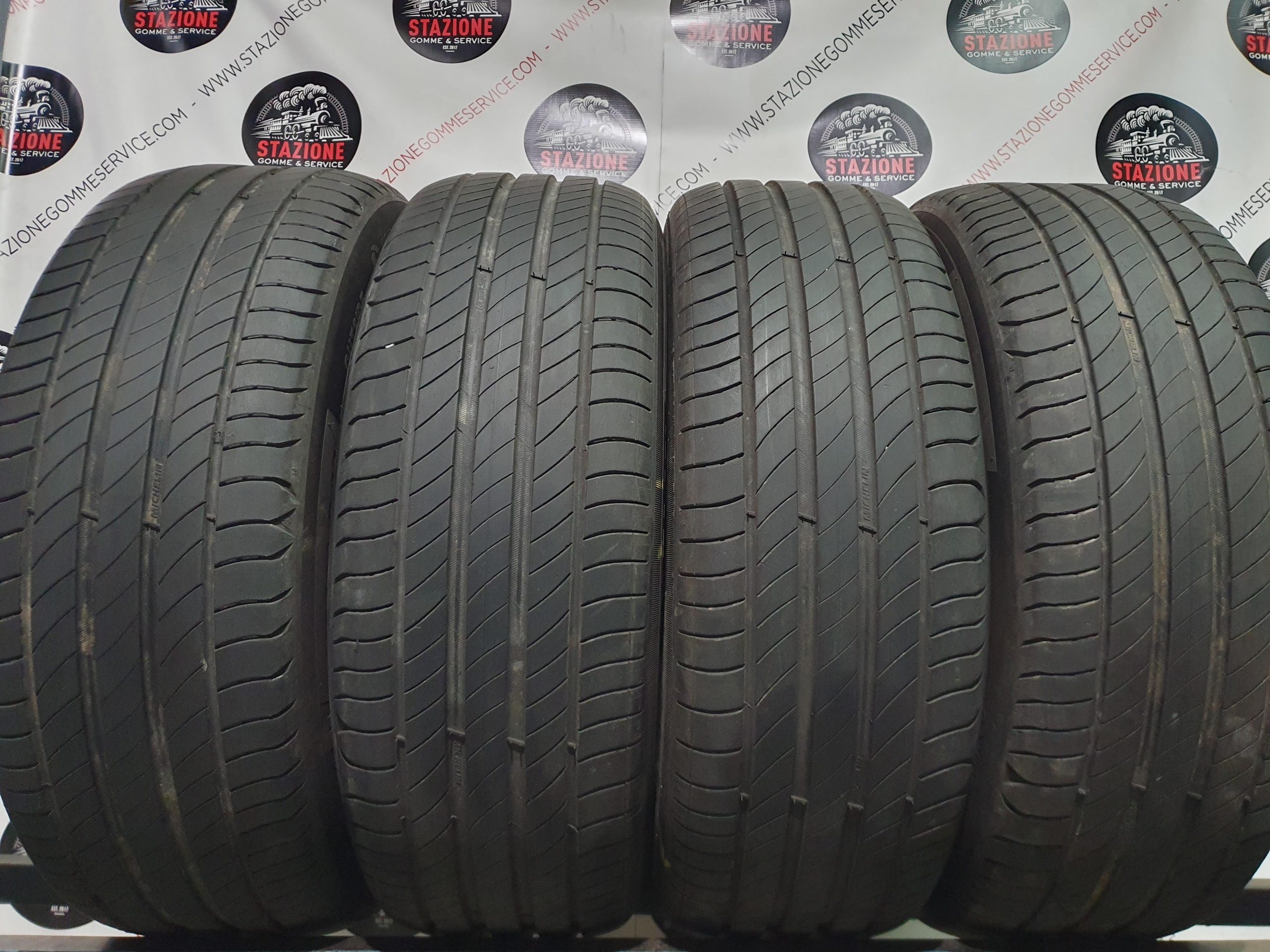Pneumatico - Gomme estive usate MICHELIN 215/60 R17 Pneumatico - Gomme estive usate MICHELIN 215/60 R17