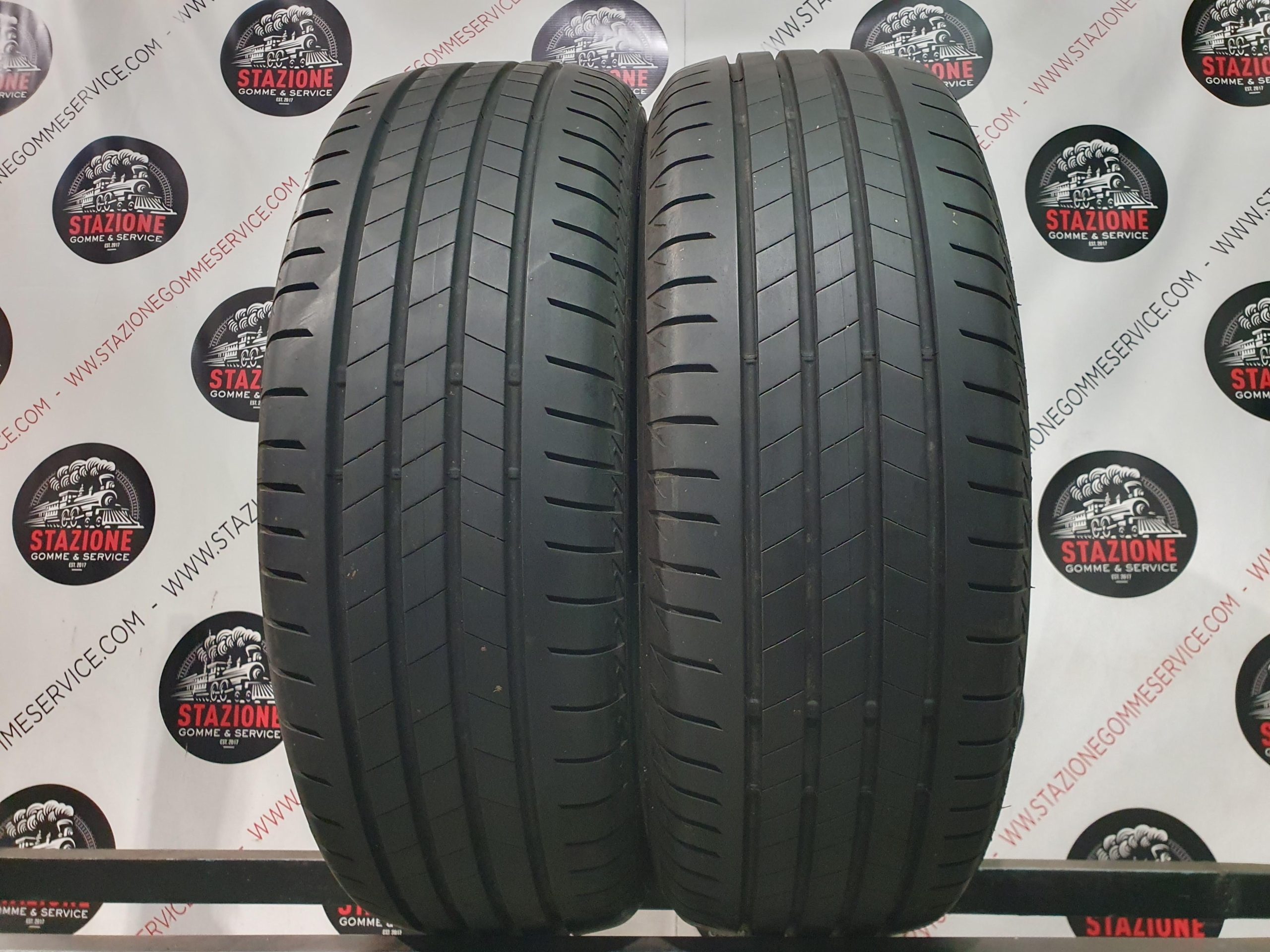 Pneumatico - Gomme estive usate BRIDGESTONE 215/60 R17 Pneumatico - Gomme estive usate BRIDGESTONE 215/60 R17