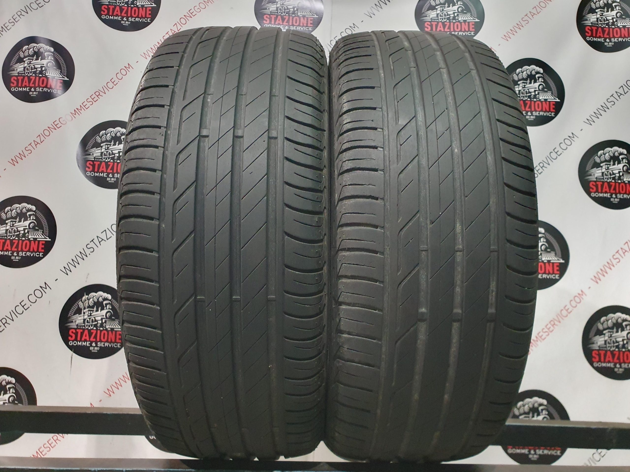 Pneumatico - Gomme estive usate BRIDGESTONE 215/55 R17 Pneumatico - Gomme estive usate BRIDGESTONE 215/55 R17