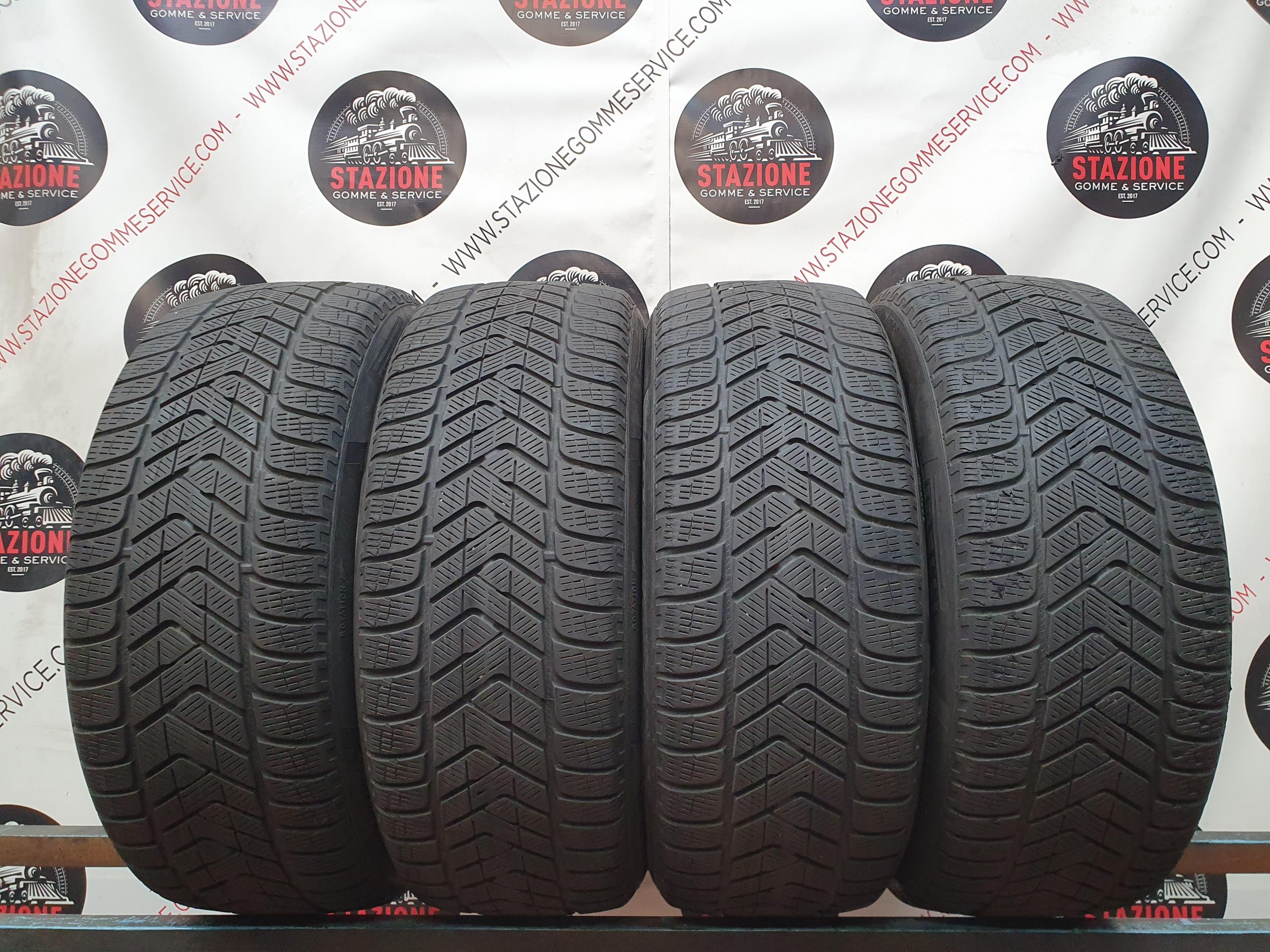 Pneumatico - Gomme invernali usate PIRELLI 235/50 R18 Pneumatico - Gomme invernali usate PIRELLI 235/50 R18