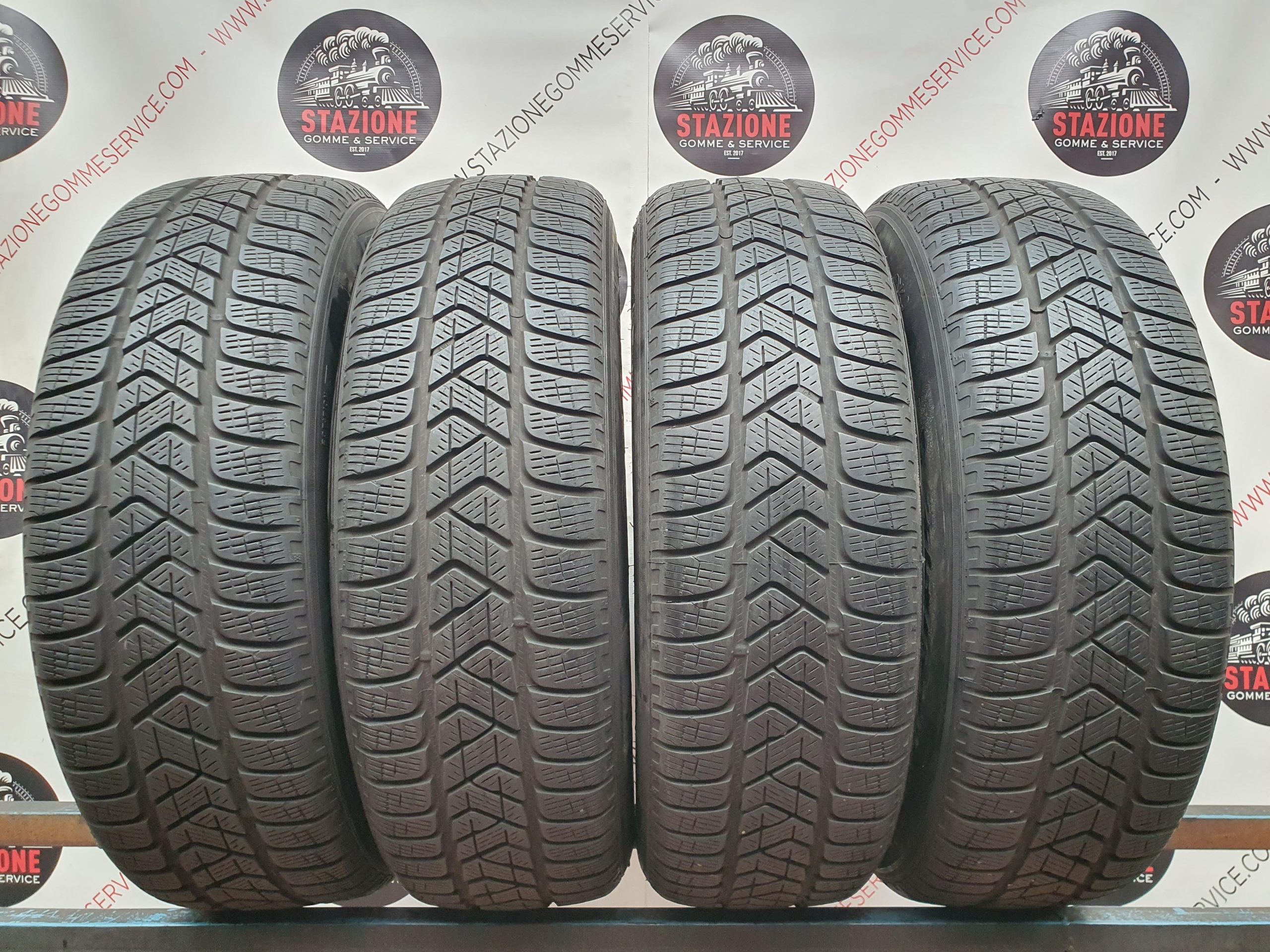 Pneumatico - Gomme invernali usate PIRELLI 215/65 R17 Pneumatico - Gomme invernali usate PIRELLI 215/65 R17