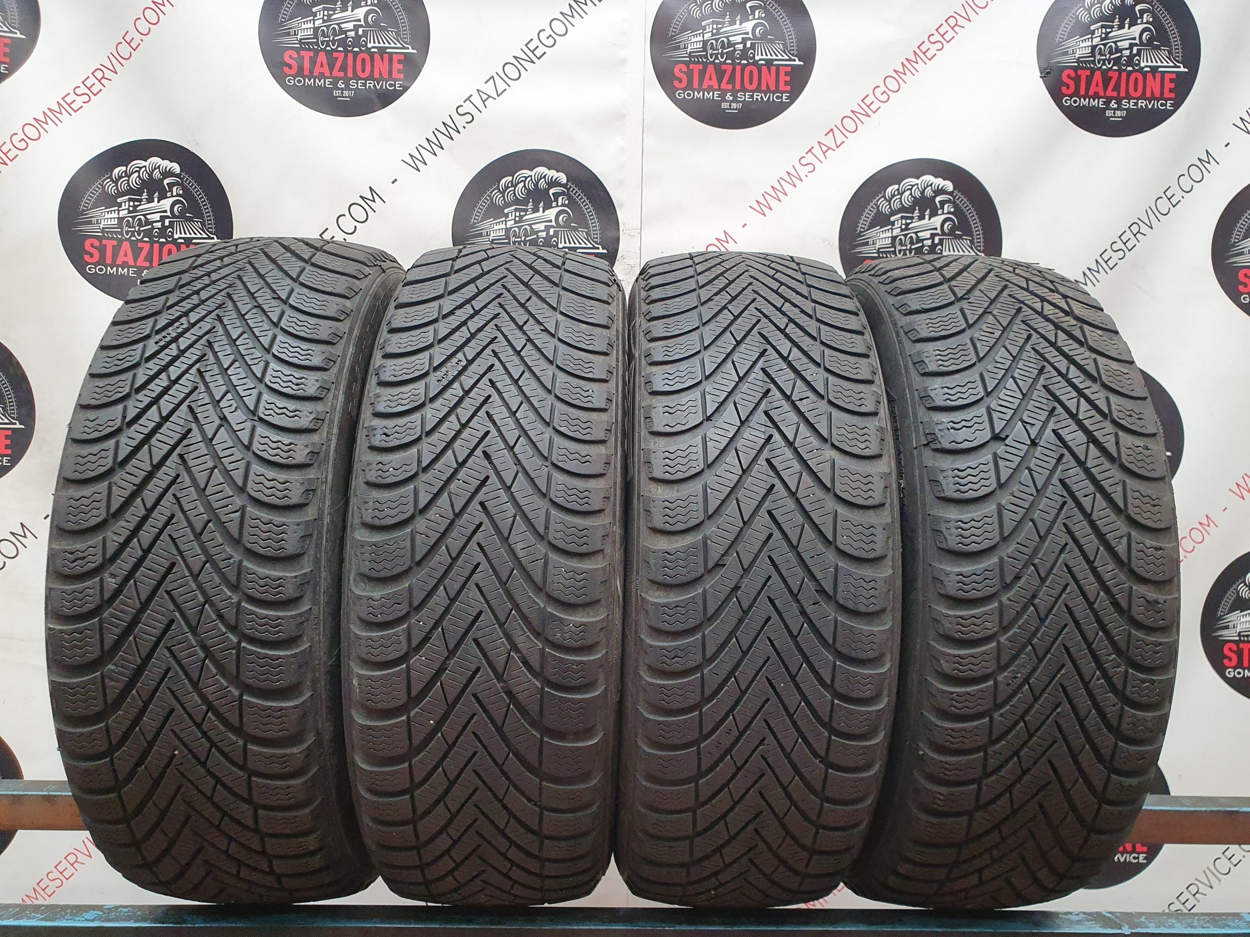 Pneumatico - 4 Gomme invernali usate PIRELLI 185/55 R15 Pneumatico - 4 Gomme invernali usate PIRELLI 185/55 R15