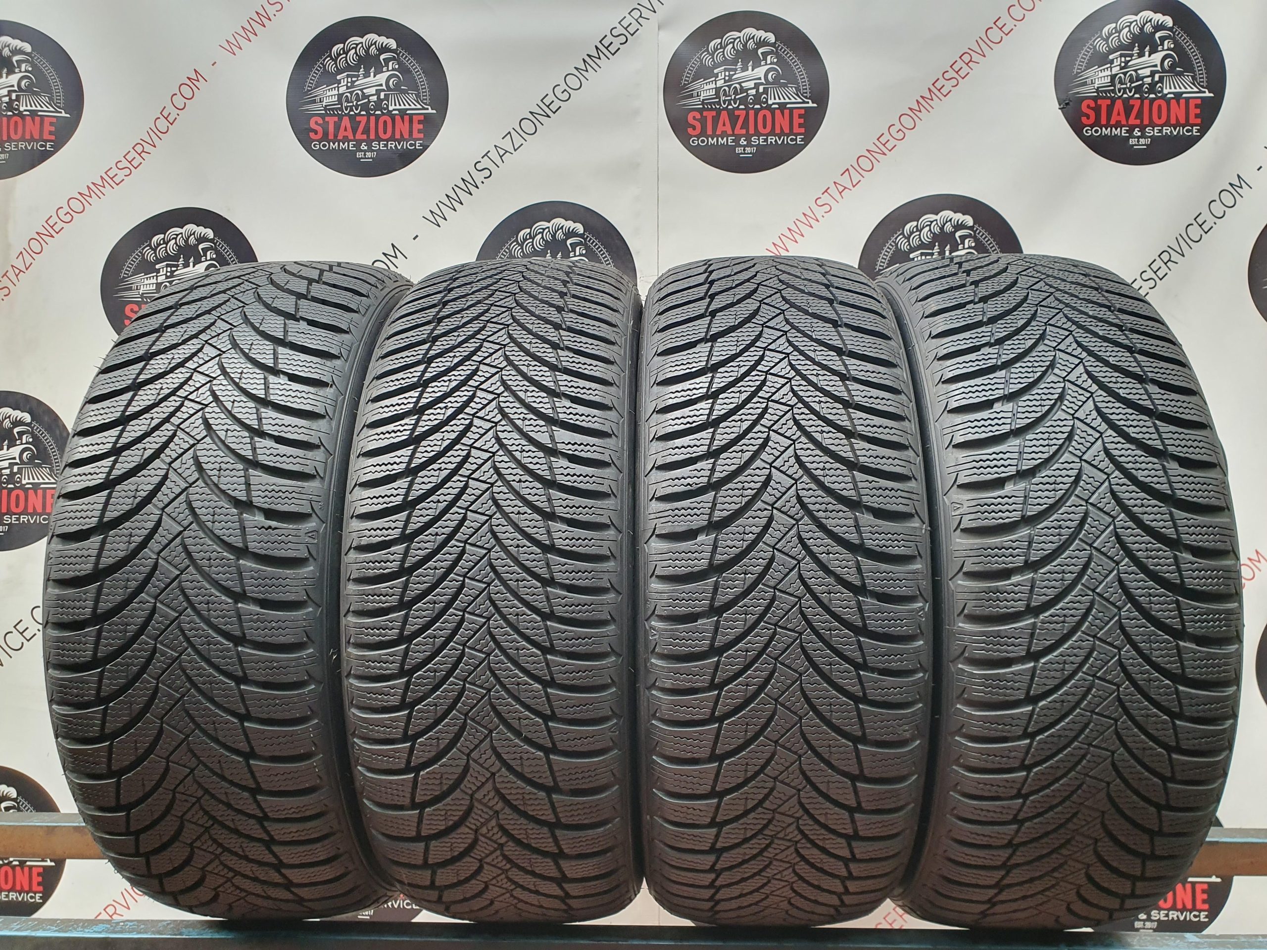 Pneumatico - 4 Gomme invernali usate NEXEN 205/55 R16 Pneumatico - 4 Gomme invernali usate NEXEN 205/55 R16