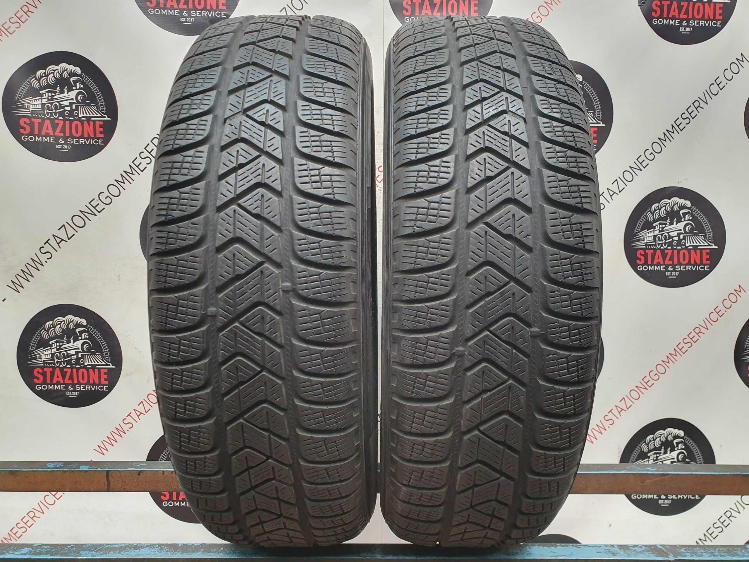 Pneumatico - Gomme invernali usate PIRELLI 215/65 R17 Pneumatico - Gomme invernali usate PIRELLI 215/65 R17