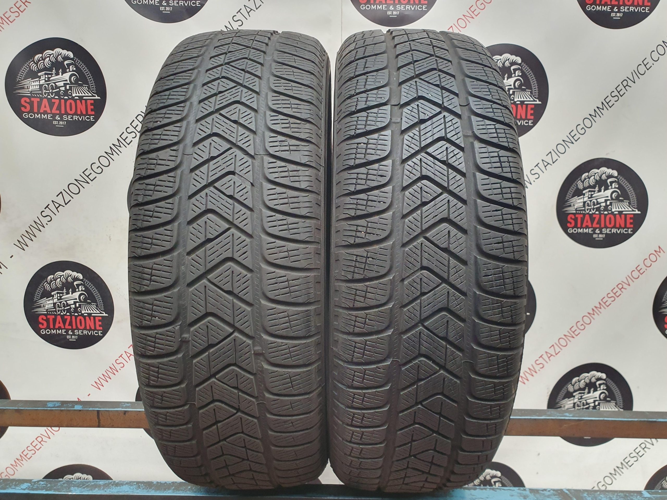 Pneumatico - Gomme invernali usate PIRELLI 215/65 R17 Pneumatico - Gomme invernali usate PIRELLI 215/65 R17