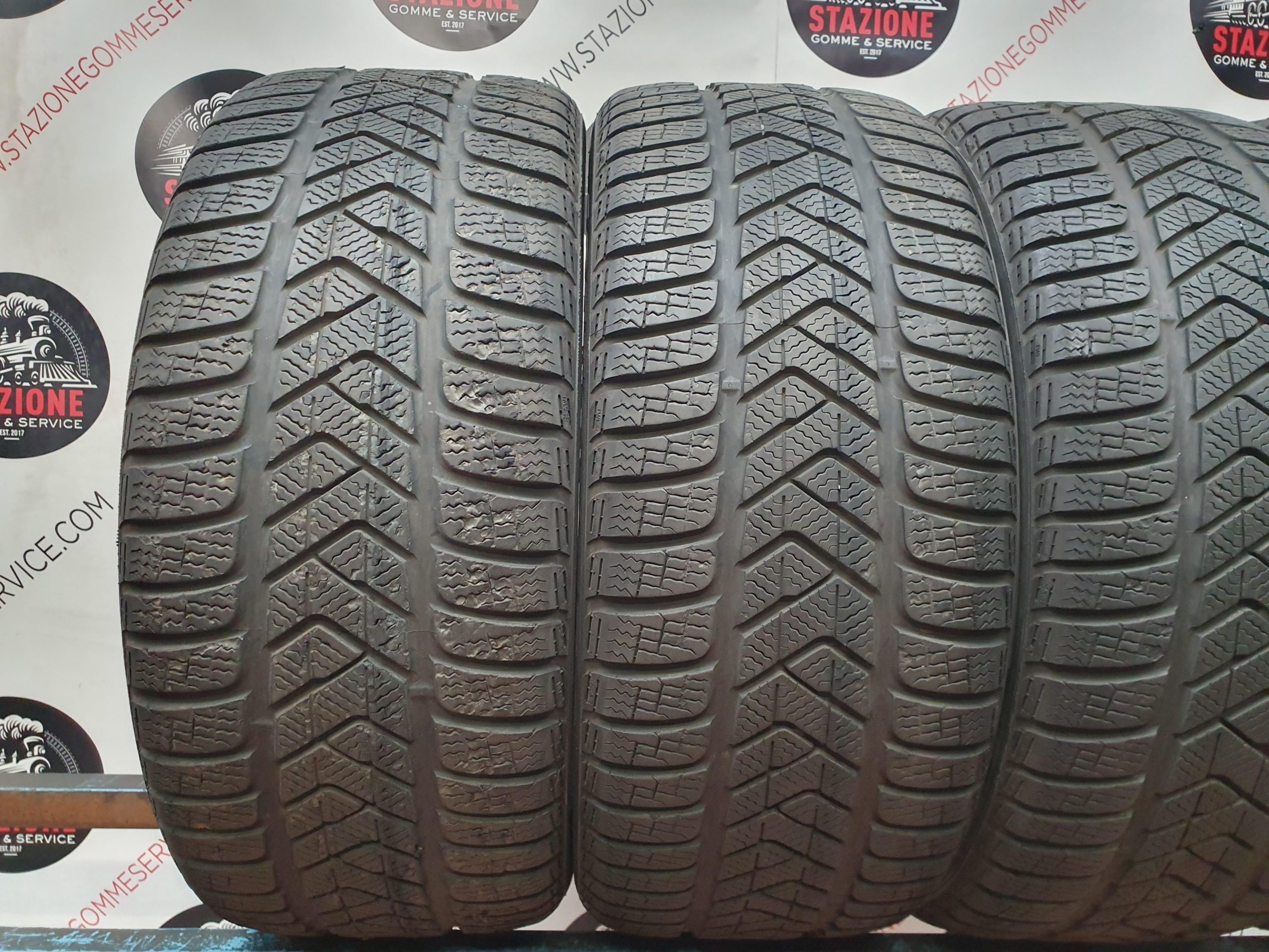 Pneumatico - Gomme invernali usate PIRELLI 245/45 R18 Pneumatico - Gomme invernali usate PIRELLI 245/45 R18