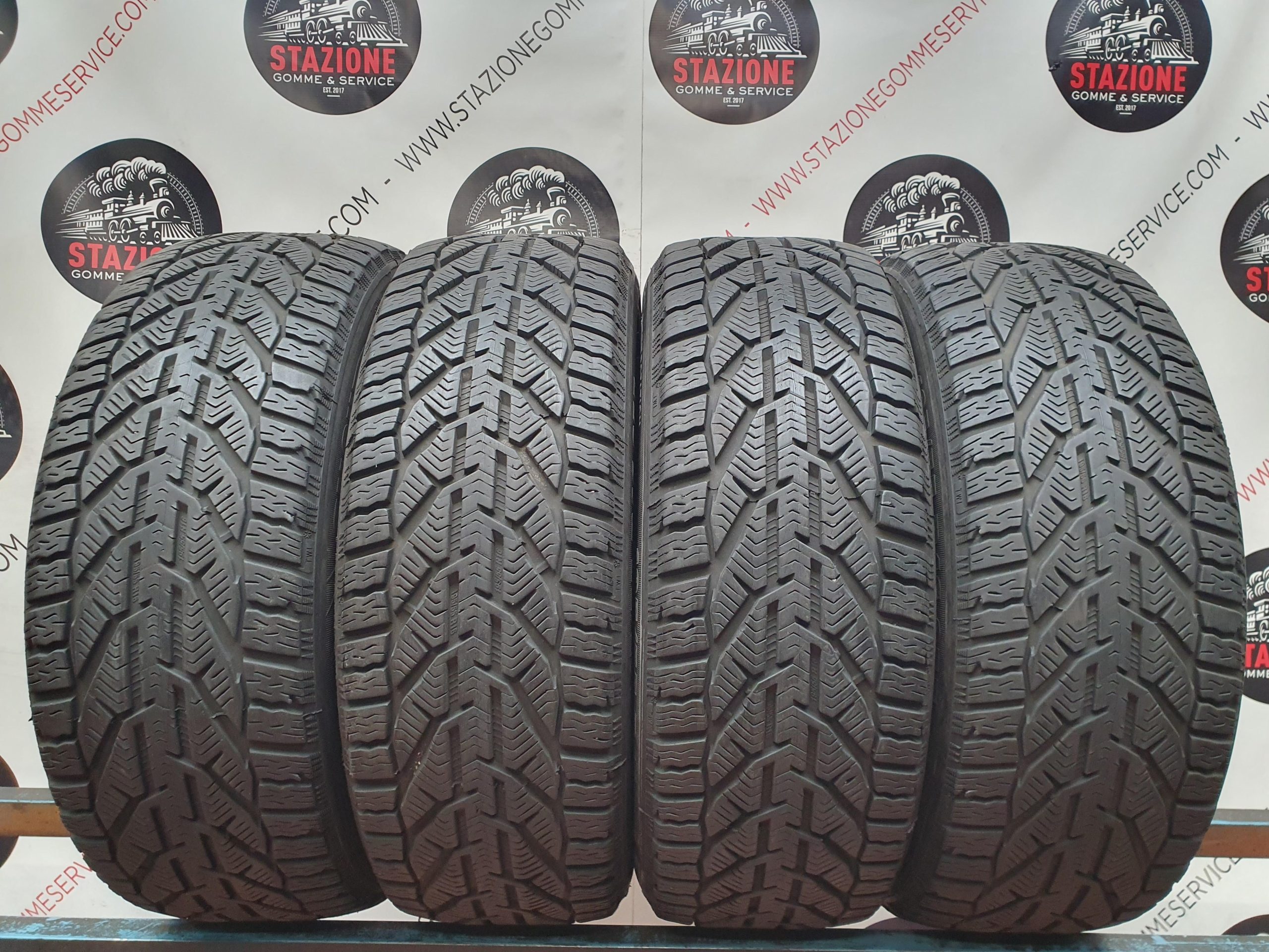Pneumatico - 4 Gomme invernali usate RIKEN 195/55 R16 Pneumatico - 4 Gomme invernali usate RIKEN 195/55 R16