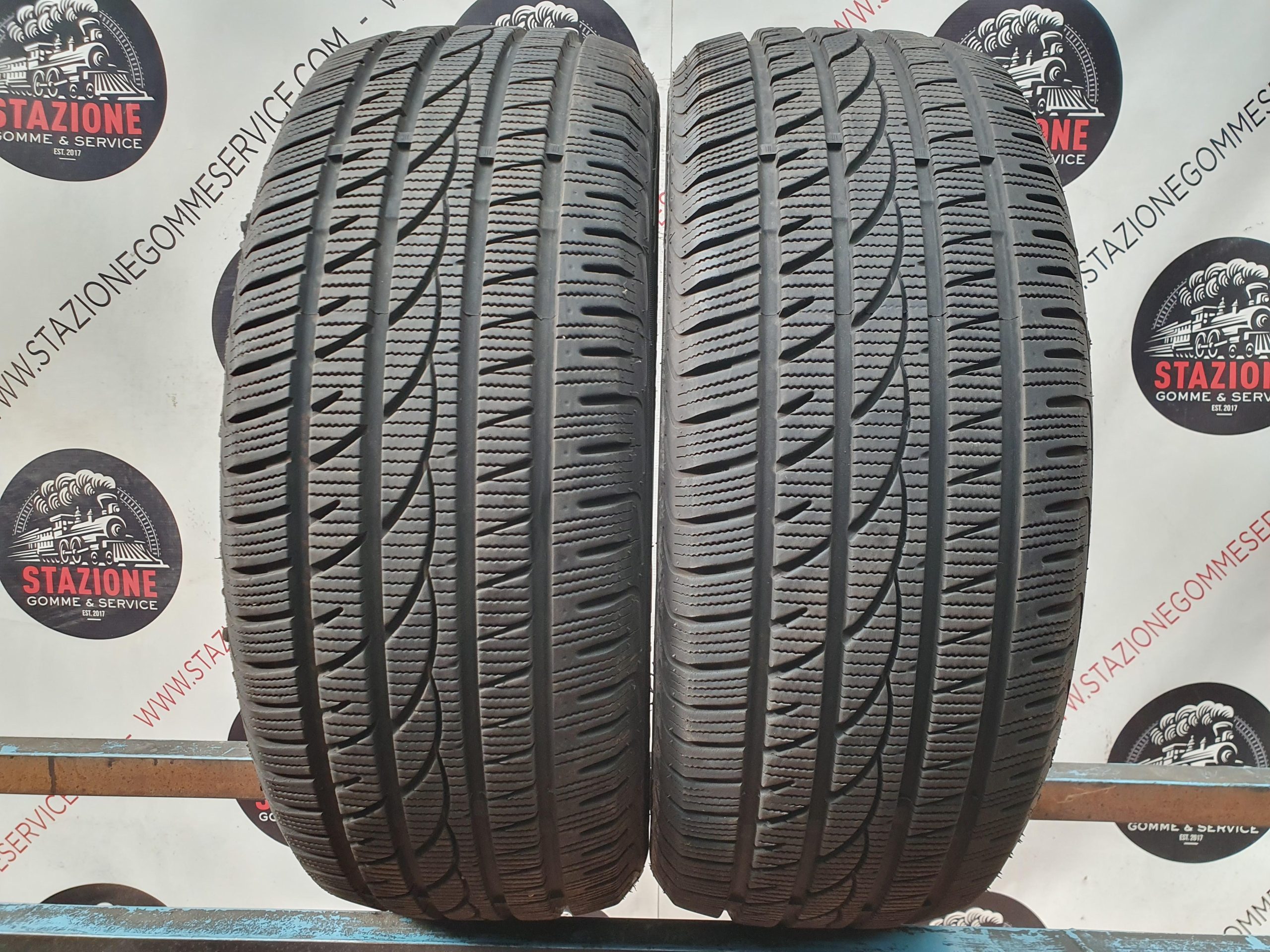Pneumatico - Gomme invernali usate APLUS 195/55 R16 Pneumatico - Gomme invernali usate APLUS 195/55 R16