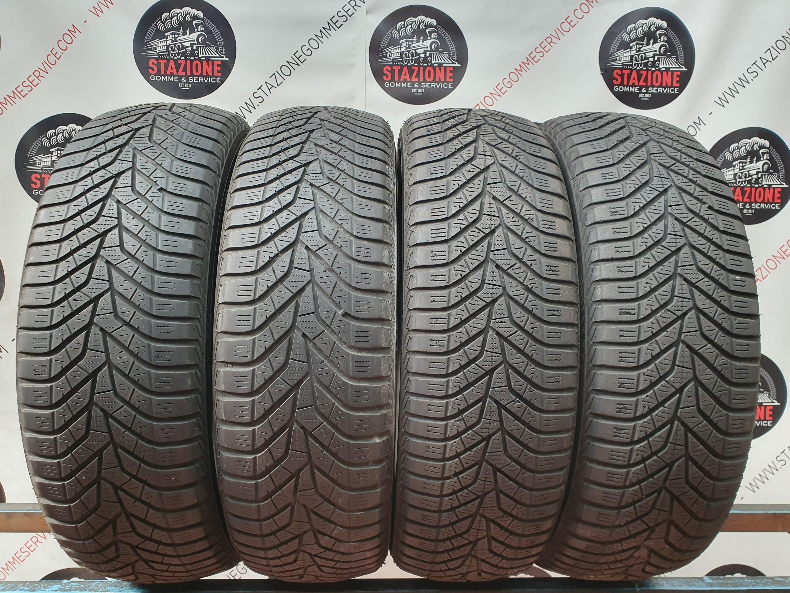 Pneumatico - Gomme invernali usate YOKOHAMA 215/65 R17 Pneumatico - Gomme invernali usate YOKOHAMA 215/65 R17