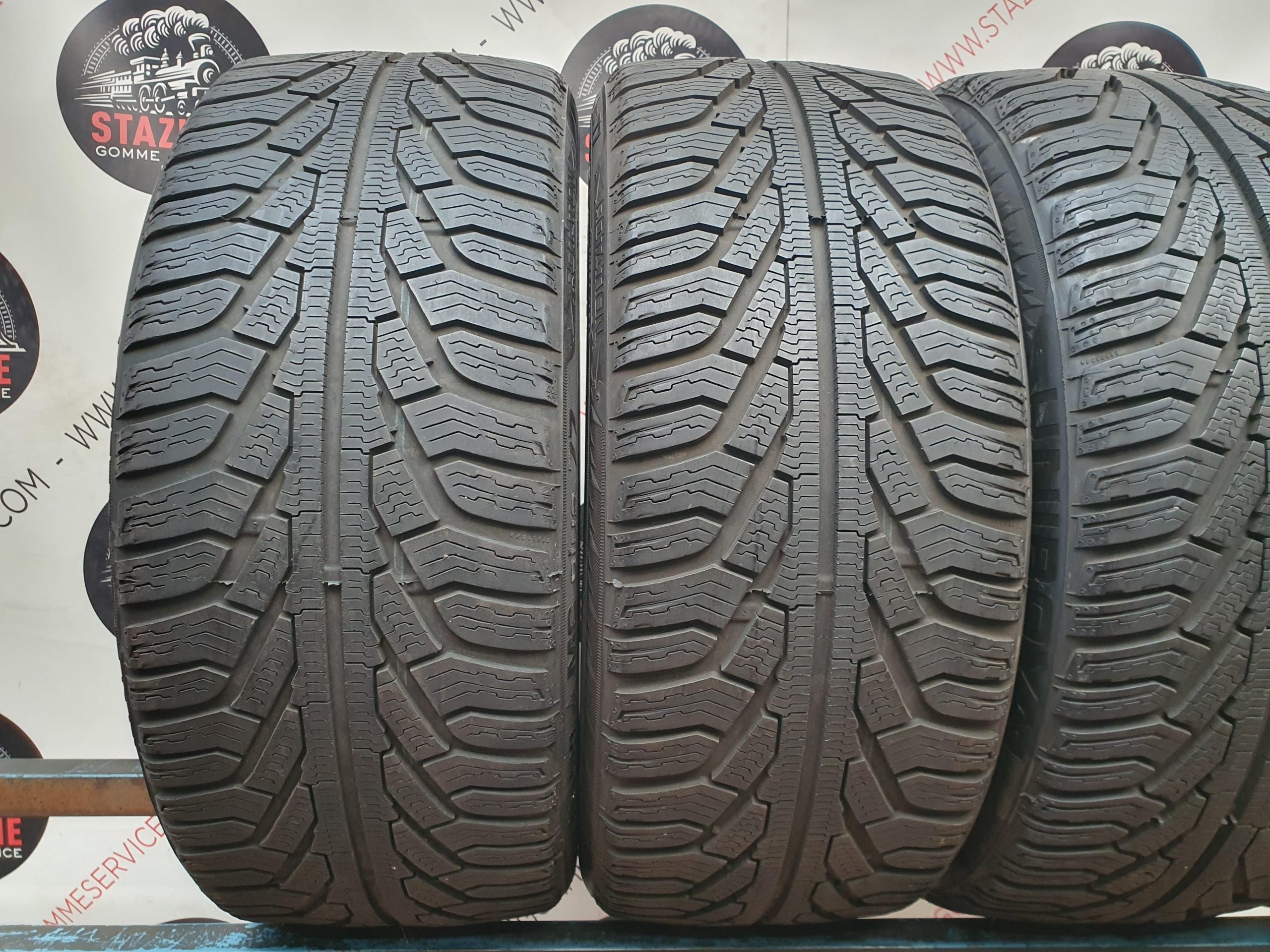 Pneumatico - 4 Gomme invernali usate UNIROYAL 225/40 R18 Pneumatico - 4 Gomme invernali usate UNIROYAL 225/40 R18