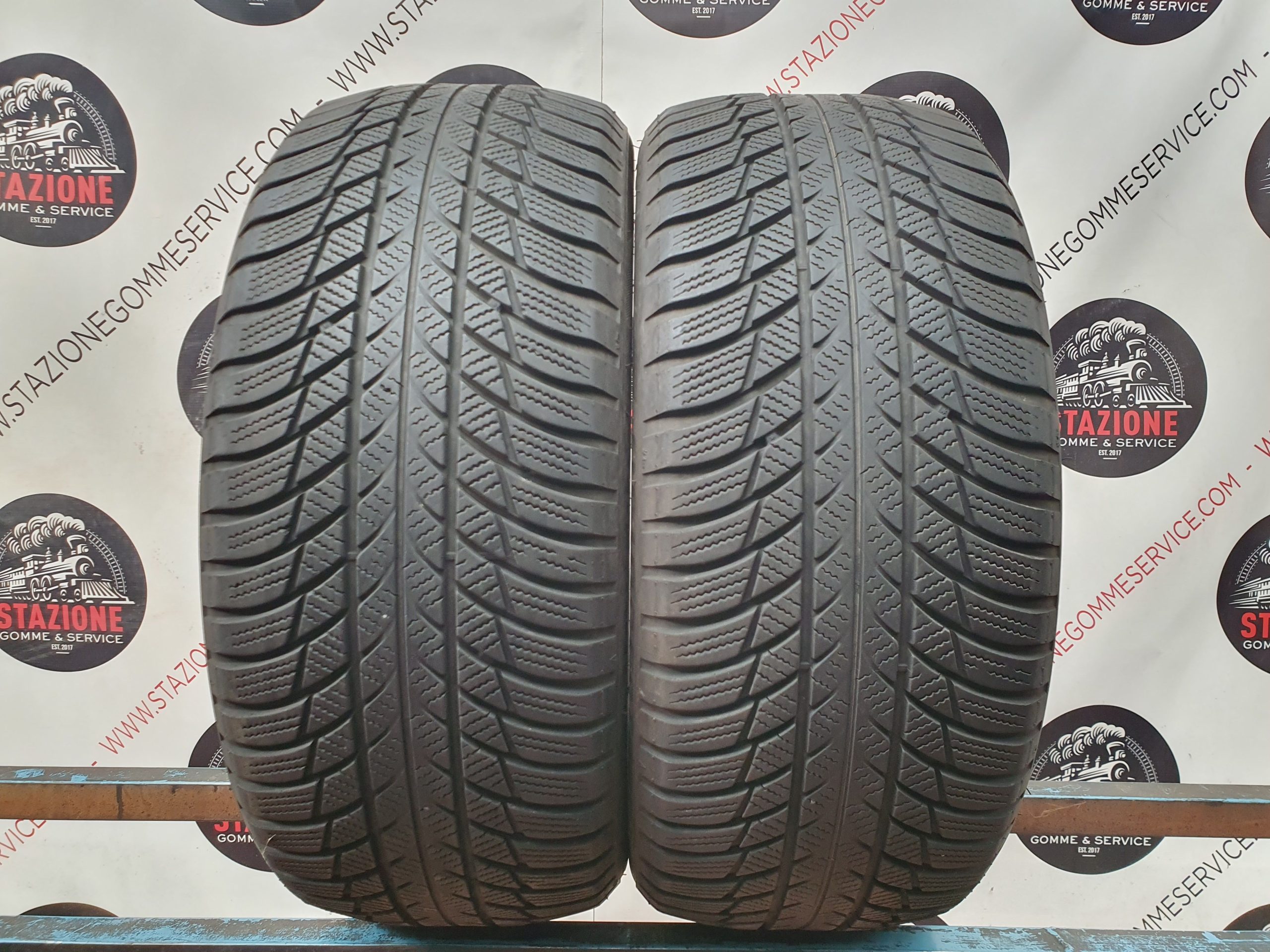 Pneumatico - 2 Gomme invernali usate BRIDGESTONE 225/50 R17 Pneumatico - 2 Gomme invernali usate BRIDGESTONE 225/50 R17