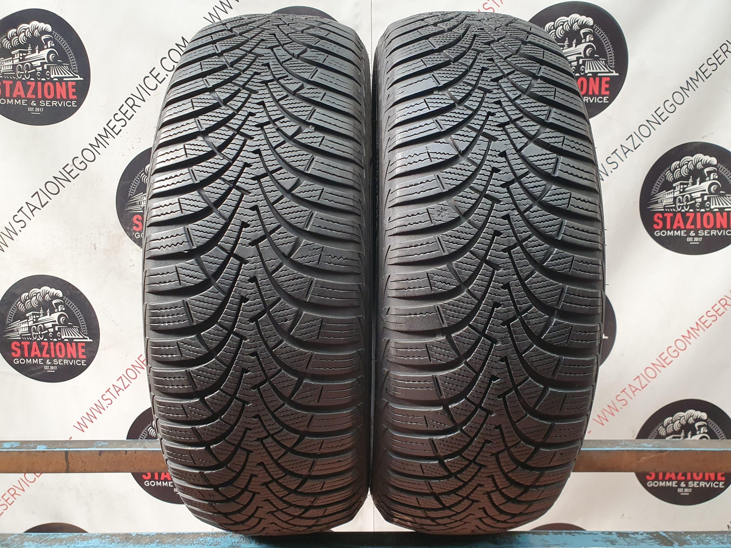 Pneumatico - 2 Gomme invernali usate GOODYEAR 205/60 R16 Pneumatico - 2 Gomme invernali usate GOODYEAR 205/60 R16