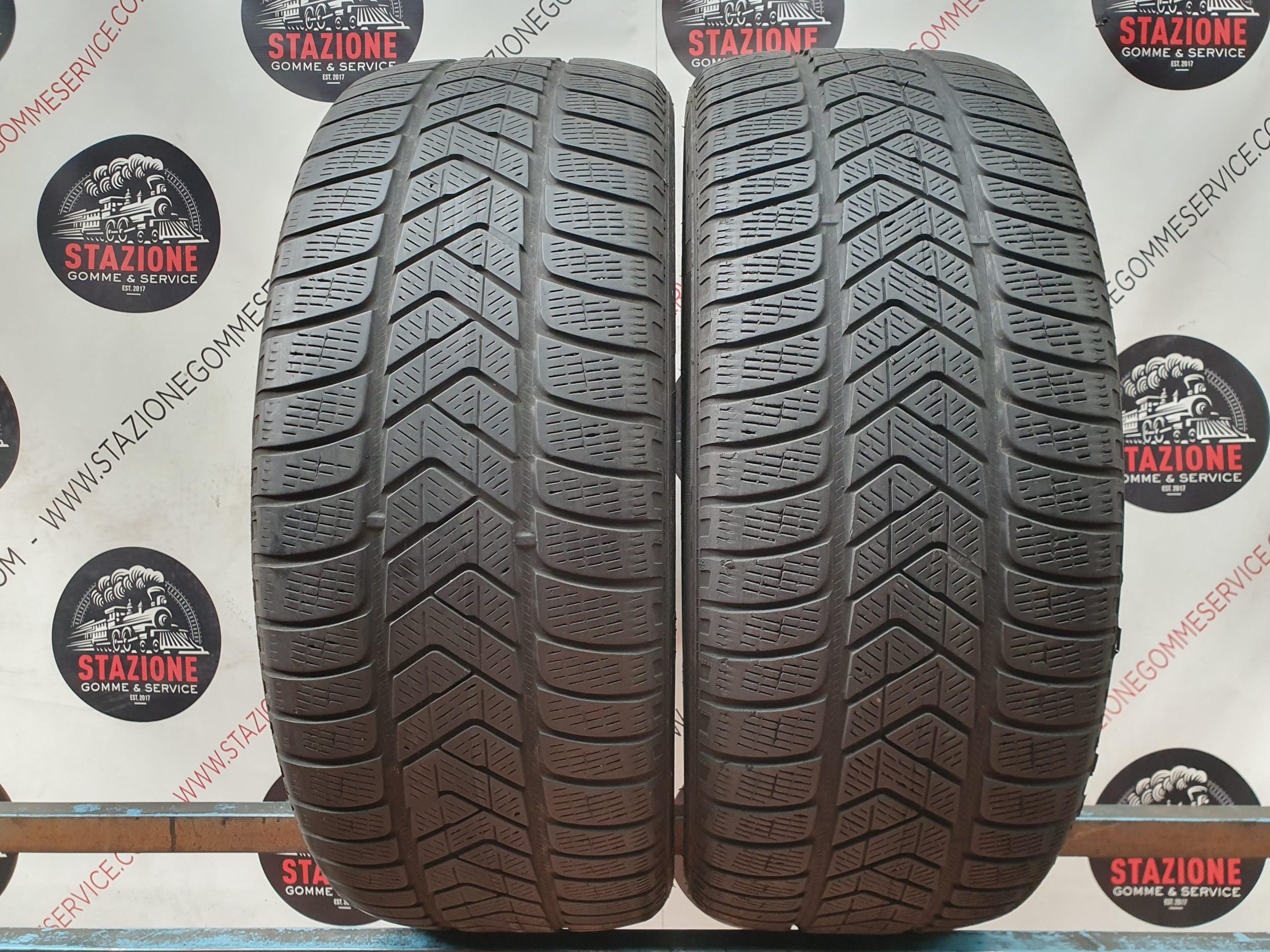 Pneumatico - 2 Gomme invernali usate PIRELLI 245/45 R20 Pneumatico - 2 Gomme invernali usate PIRELLI 245/45 R20