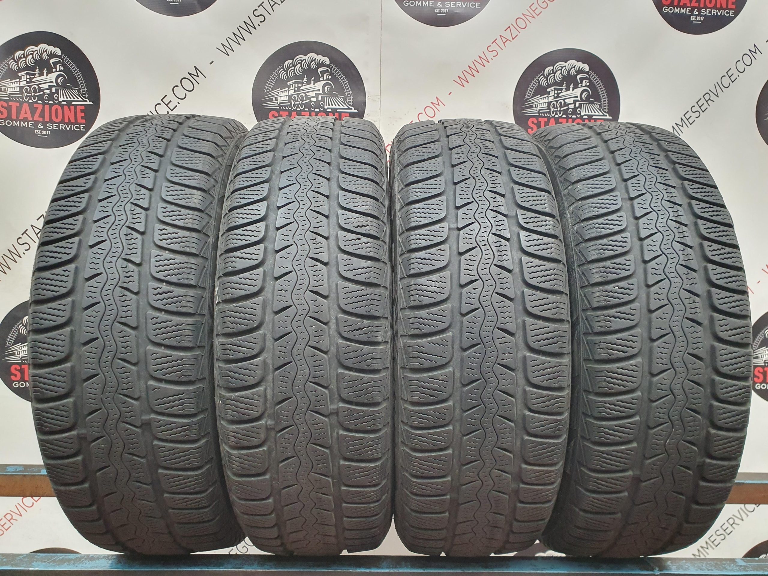 Pneumatico - 4 Gomme invernali usate FORMULA 175/65 R14 Pneumatico - 4 Gomme invernali usate FORMULA 175/65 R14